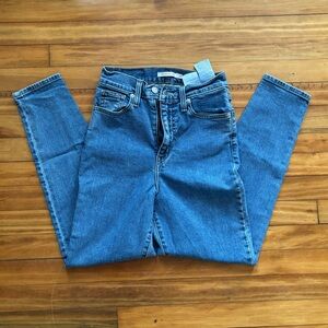 Levi’s High Waisted Taper Jeans